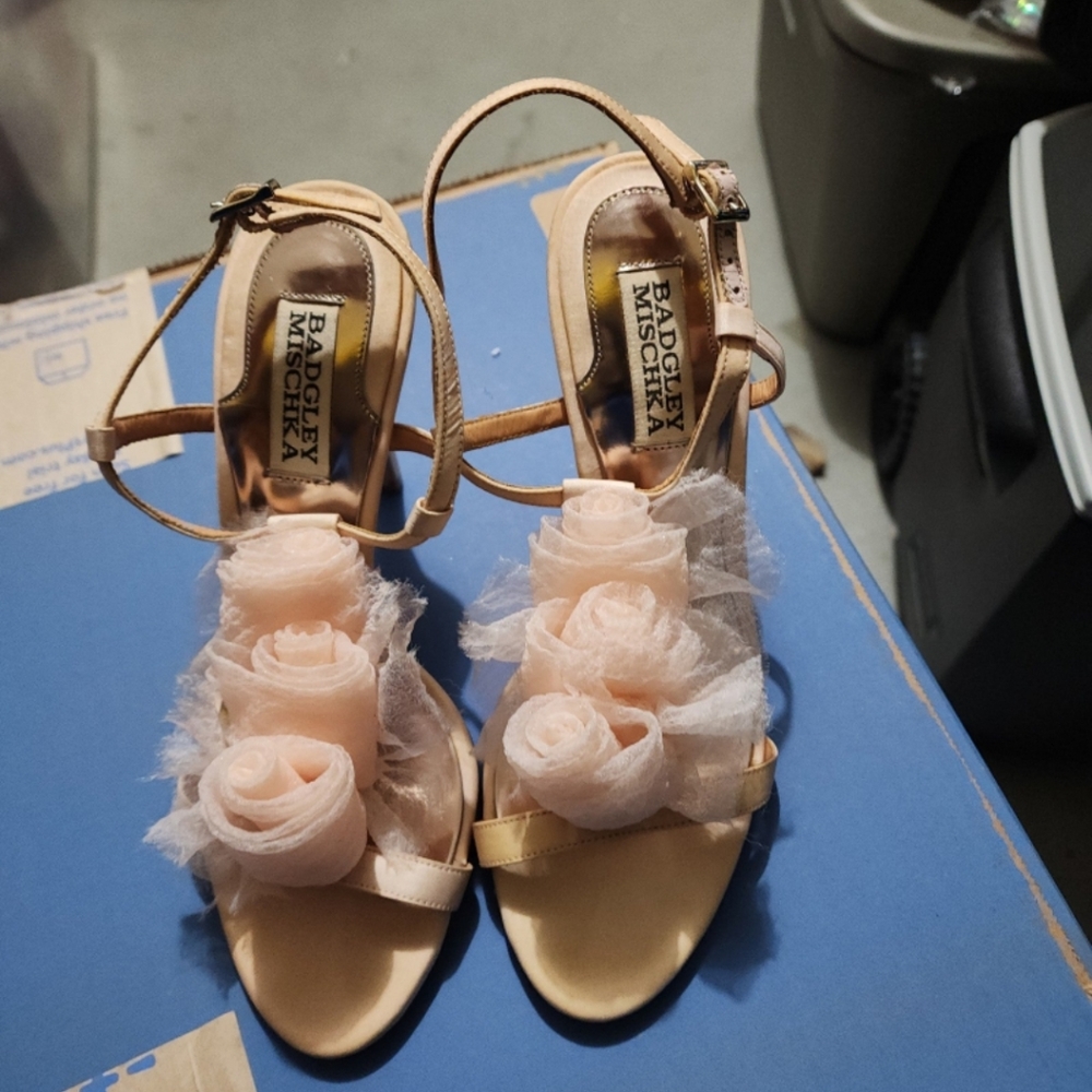 badgley mischka high heel shoes